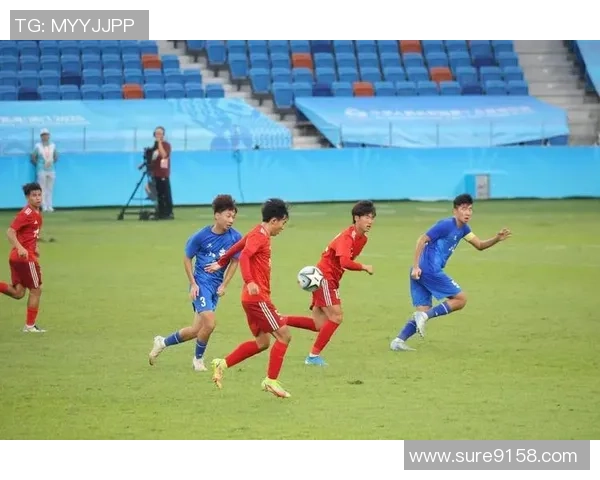 越南U18青年队与柬埔寨U18青年队激战正酣精彩对决即将上演